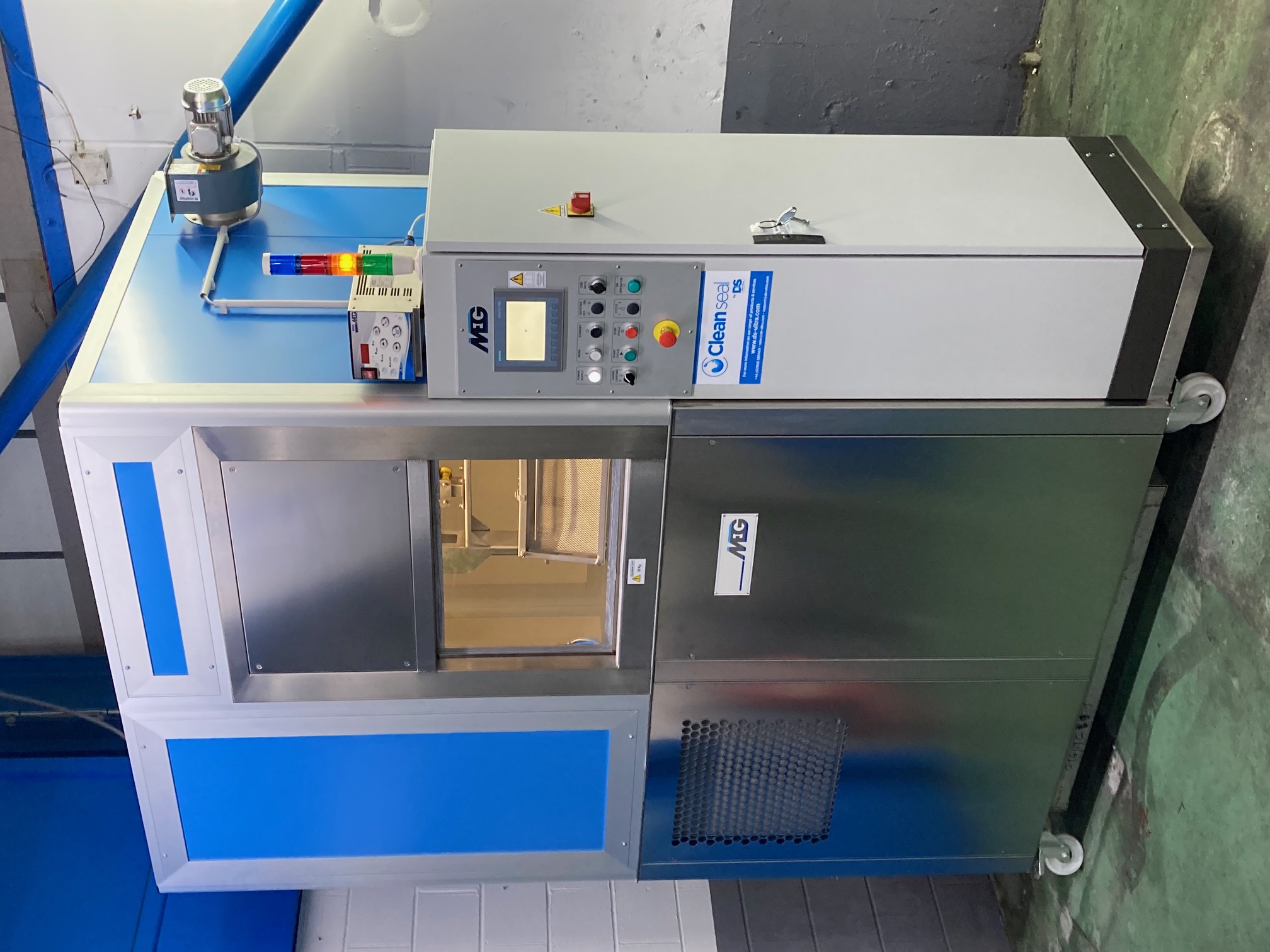 Cleanseal Ultrasonic Cleaning system with rotating basket